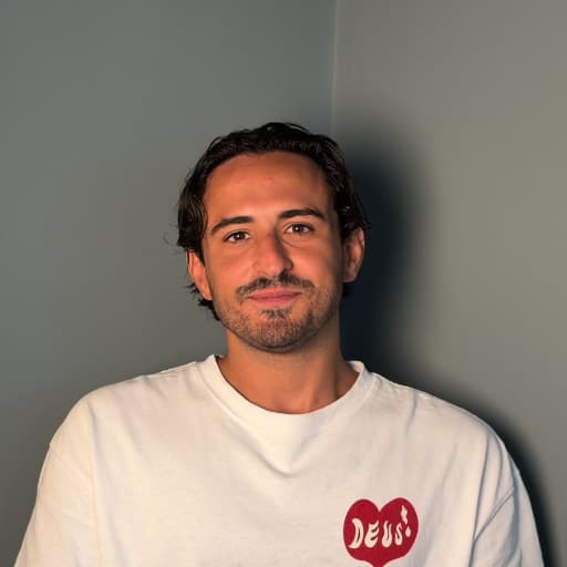 Alejandro H.
